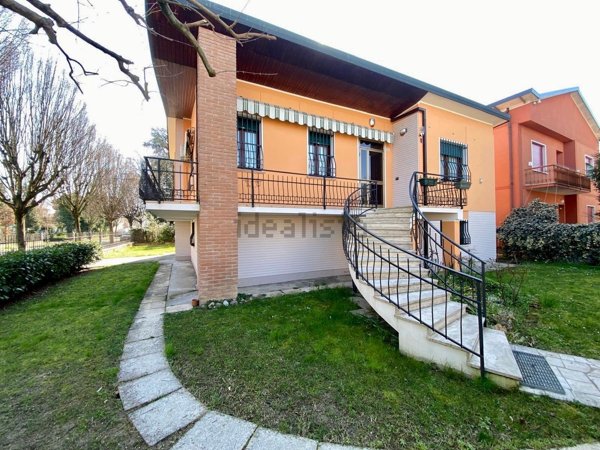 casa indipendente in vendita a San Benedetto Po