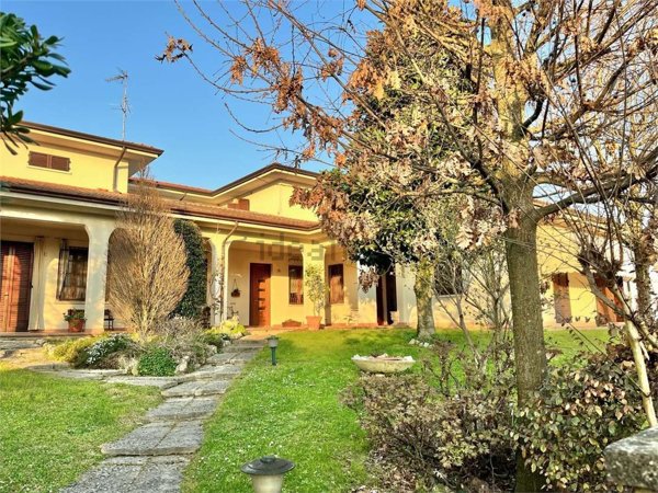 casa indipendente in vendita a San Benedetto Po