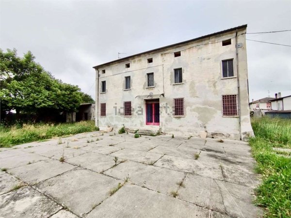 casa indipendente in vendita a San Benedetto Po in zona Gorgo