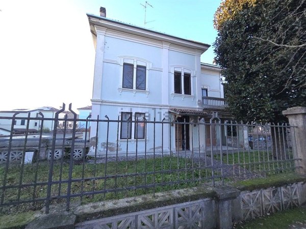 casa indipendente in vendita a San Benedetto Po