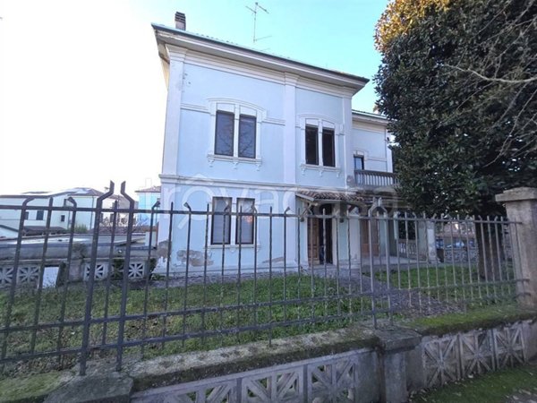 casa indipendente in vendita a San Benedetto Po
