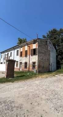 casa indipendente in vendita a San Benedetto Po in zona Portiolo