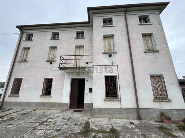 casa indipendente in vendita a San Benedetto Po