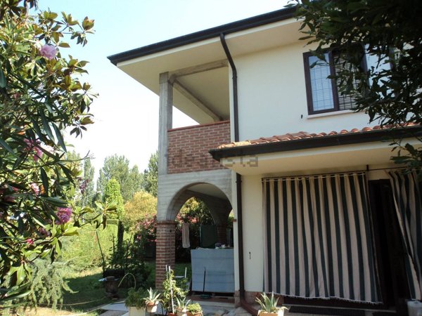 casa indipendente in vendita a San Benedetto Po