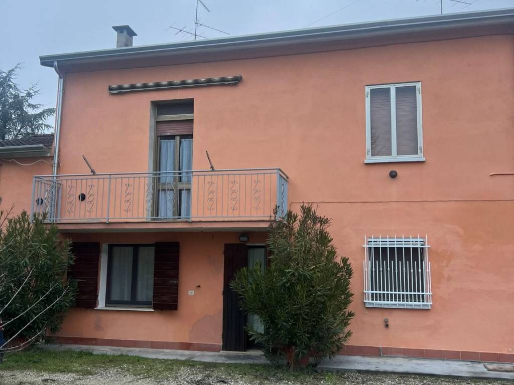 casa indipendente in vendita a San Benedetto Po