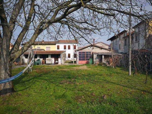 casa indipendente in vendita a San Benedetto Po in zona Gorgo
