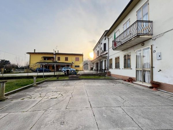 casa indipendente in vendita a San Benedetto Po in zona Bardelle/Camatta