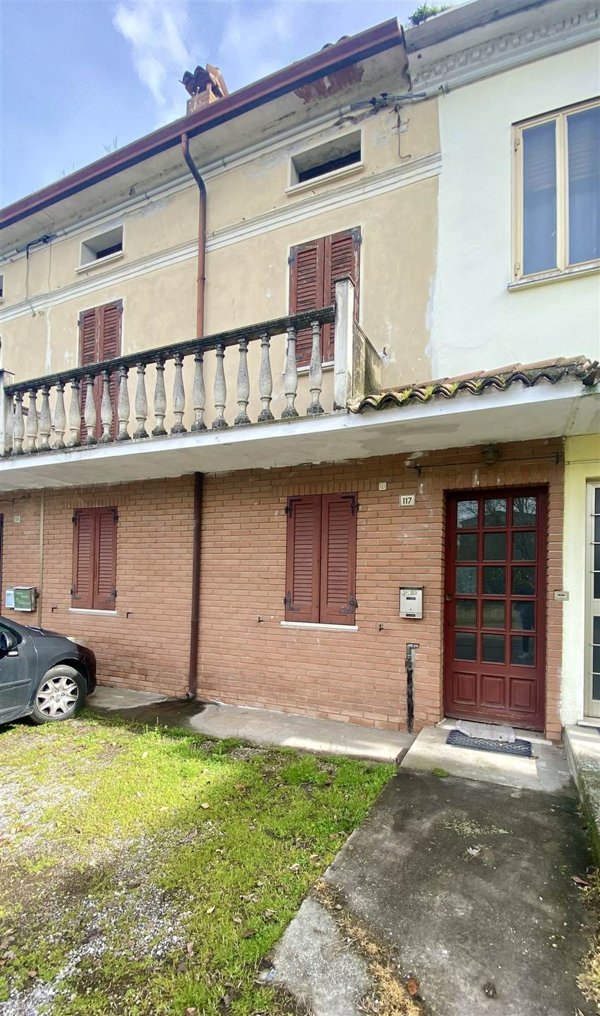 casa indipendente in vendita a San Benedetto Po in zona Villa Garibaldi