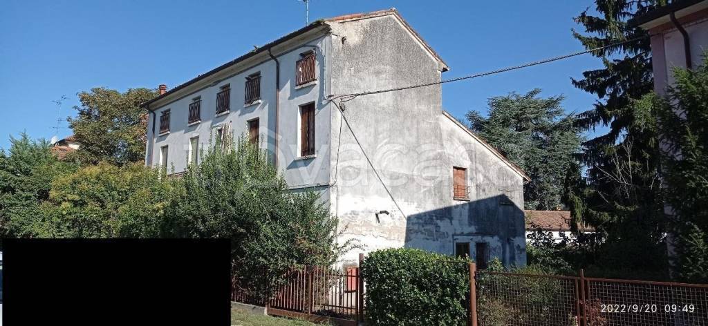 casa indipendente in vendita a San Benedetto Po