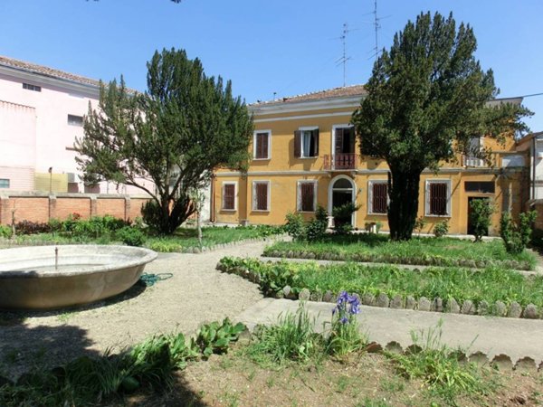 casa indipendente in vendita a San Benedetto Po