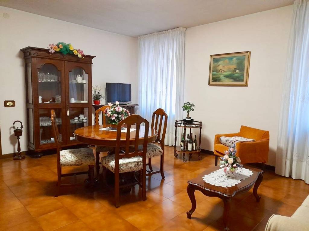 casa indipendente in vendita a San Benedetto Po