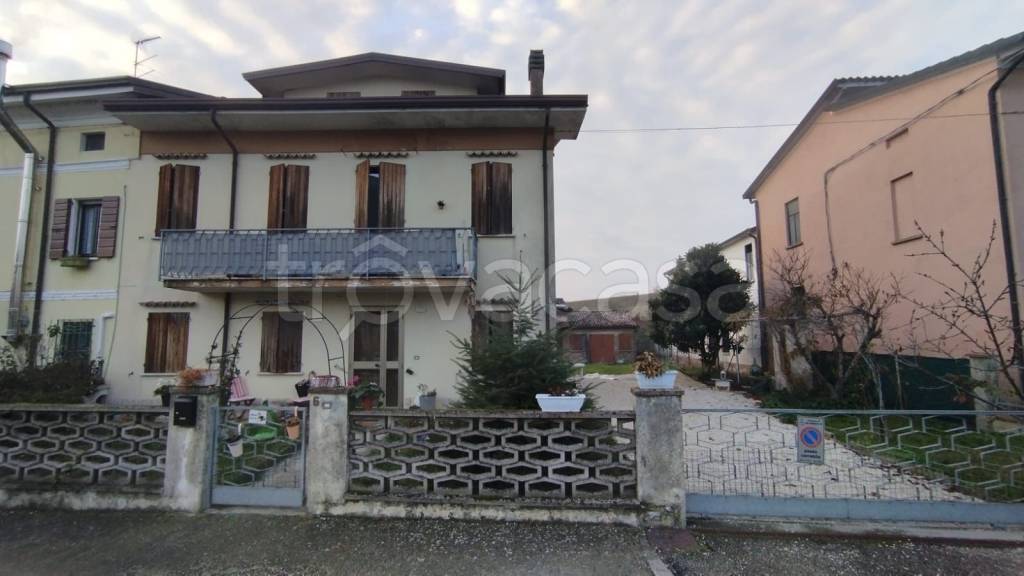 casa indipendente in vendita a San Benedetto Po in zona Brede