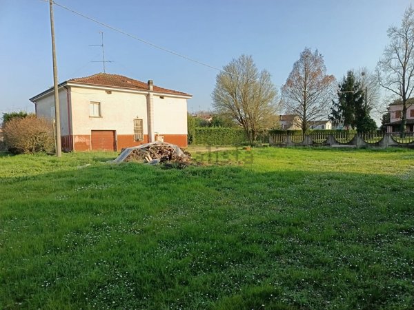 casa indipendente in vendita a San Benedetto Po