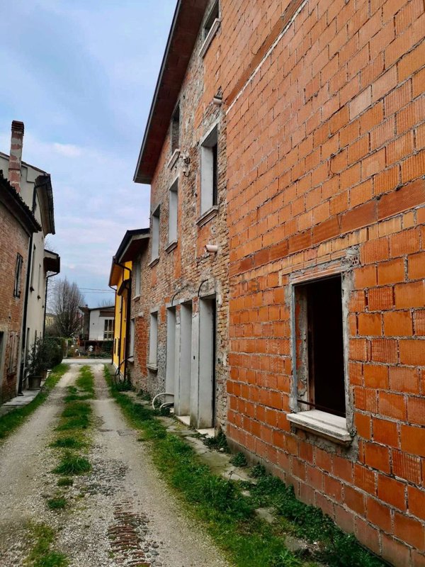 casa indipendente in vendita a San Benedetto Po in zona Villa Garibaldi