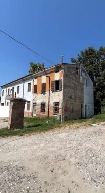 casa indipendente in vendita a San Benedetto Po in zona Portiolo