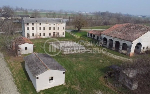 casale in vendita a San Benedetto Po