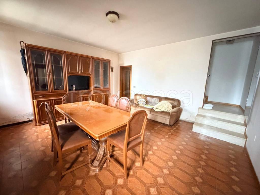 casa indipendente in vendita a San Benedetto Po in zona Villa Garibaldi