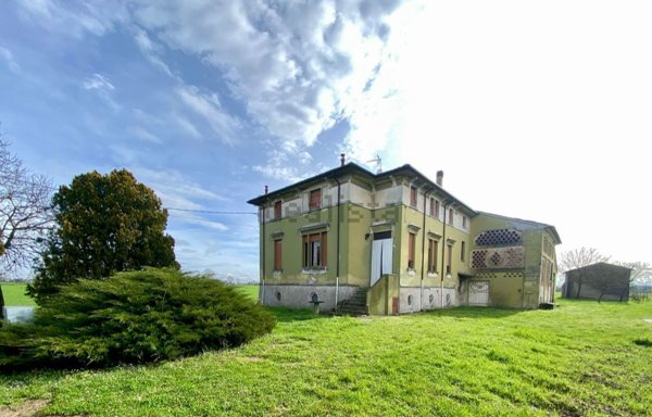 casa indipendente in vendita a San Benedetto Po
