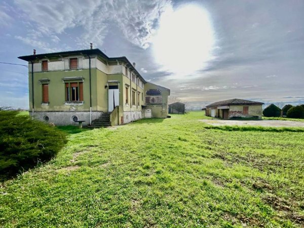 casa indipendente in vendita a San Benedetto Po