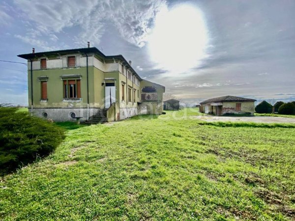 casa indipendente in vendita a San Benedetto Po