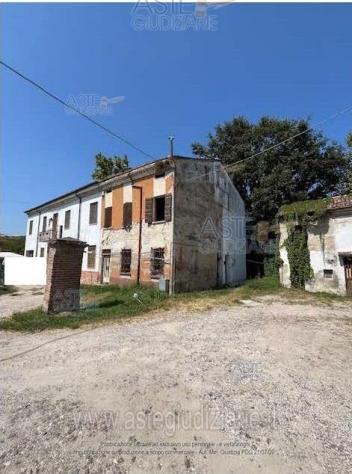 casa indipendente in vendita a San Benedetto Po in zona Portiolo