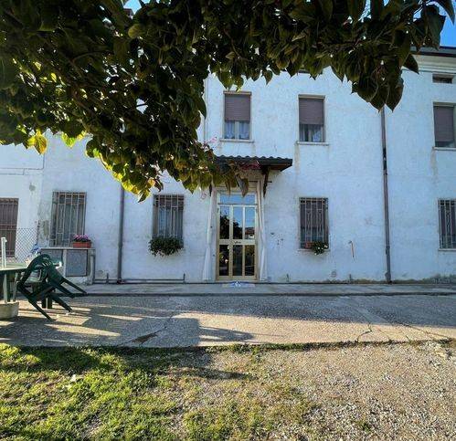 casa indipendente in vendita a San Benedetto Po