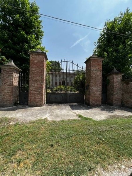 casa indipendente in vendita a San Benedetto Po