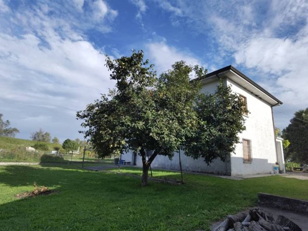 casa indipendente in vendita a San Benedetto Po in zona Bardelle/Camatta