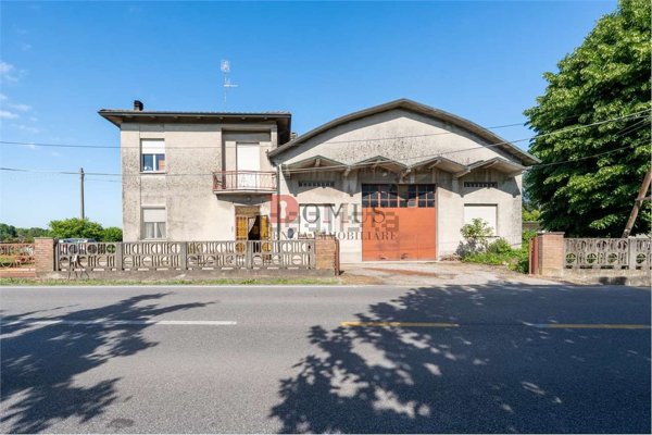 casa indipendente in vendita a San Benedetto Po