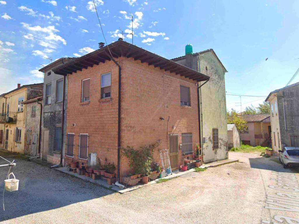 casa indipendente in vendita a San Benedetto Po in zona Villa Garibaldi