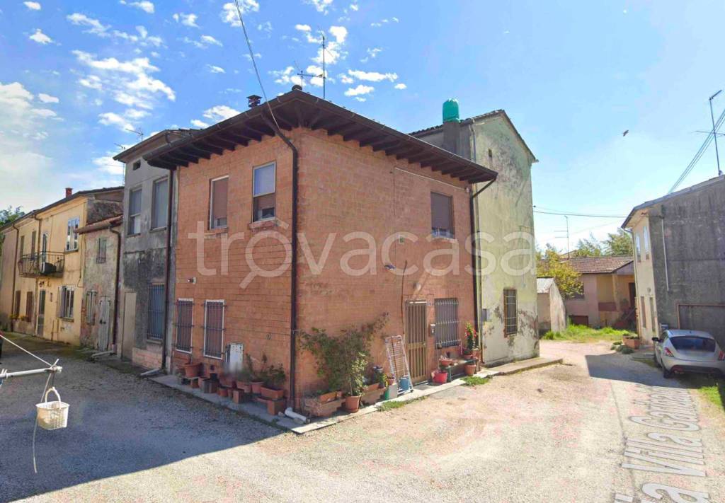 casa indipendente in vendita a San Benedetto Po in zona Villa Garibaldi