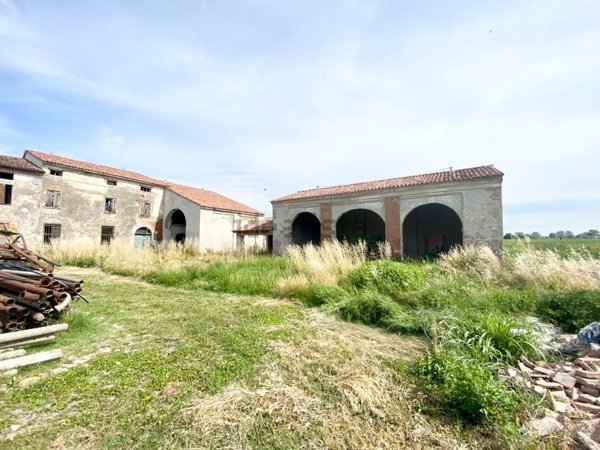 casa indipendente in vendita a San Benedetto Po in zona Bardelle/Camatta