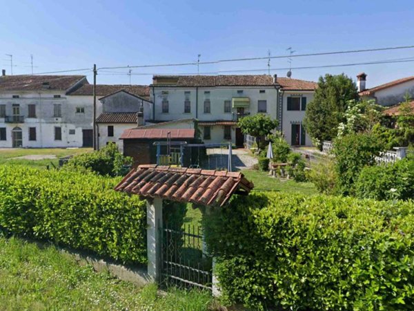 casa indipendente in vendita a San Benedetto Po in zona Portiolo