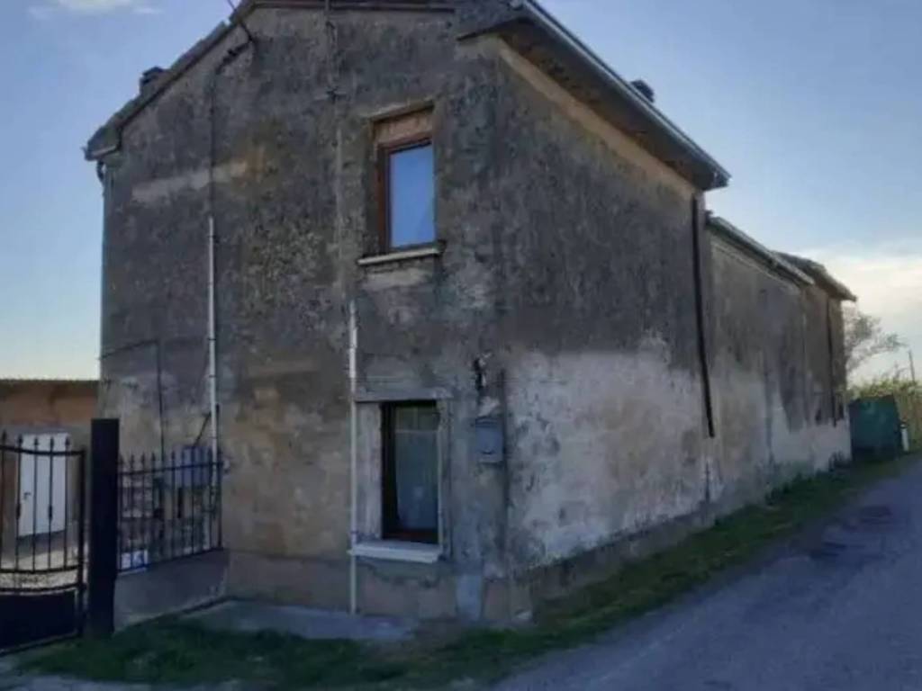 casa indipendente in vendita a San Benedetto Po in zona Portiolo