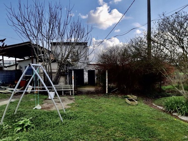 casa indipendente in vendita a San Benedetto Po in zona Villa Garibaldi