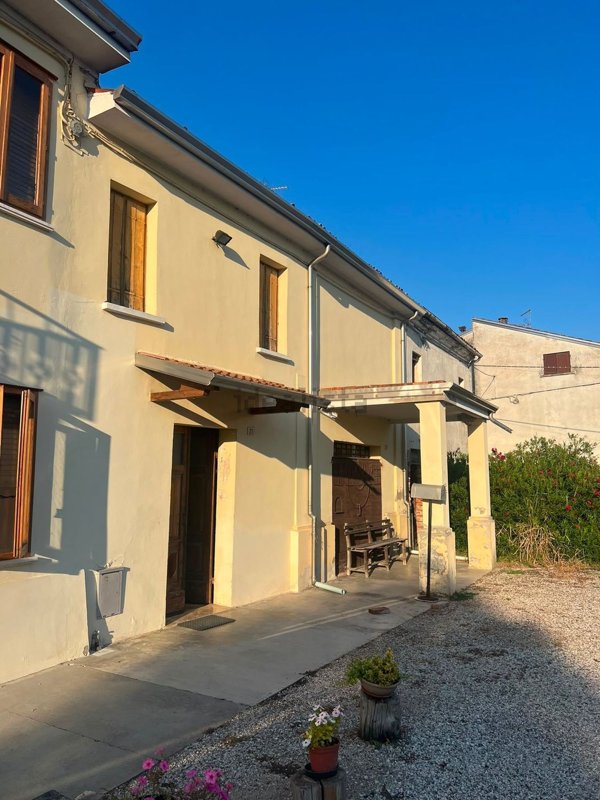 casa indipendente in vendita a San Benedetto Po in zona Mirasole