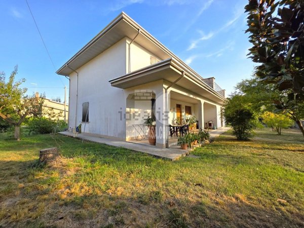 casa indipendente in vendita a San Benedetto Po