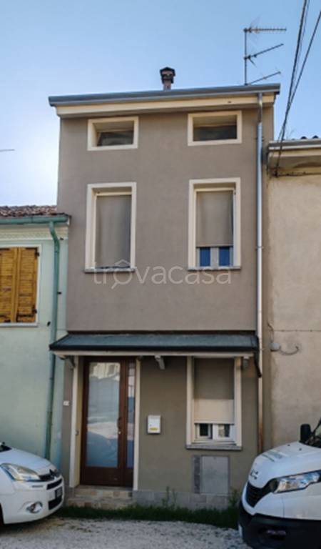 casa indipendente in vendita a San Benedetto Po