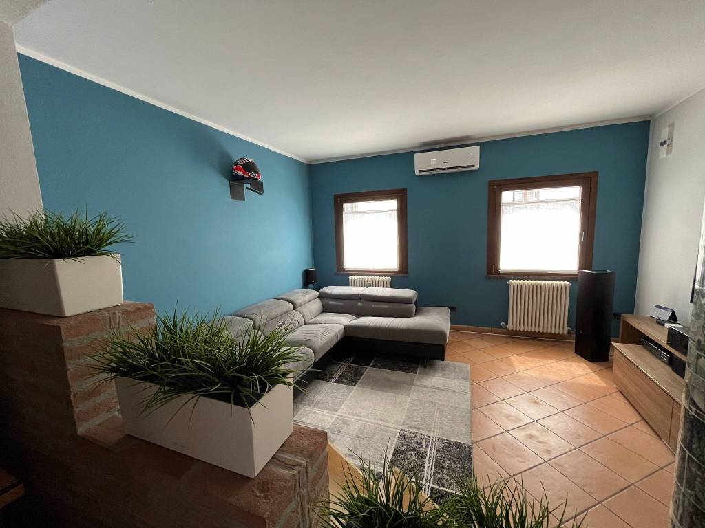 casa indipendente in vendita a San Benedetto Po