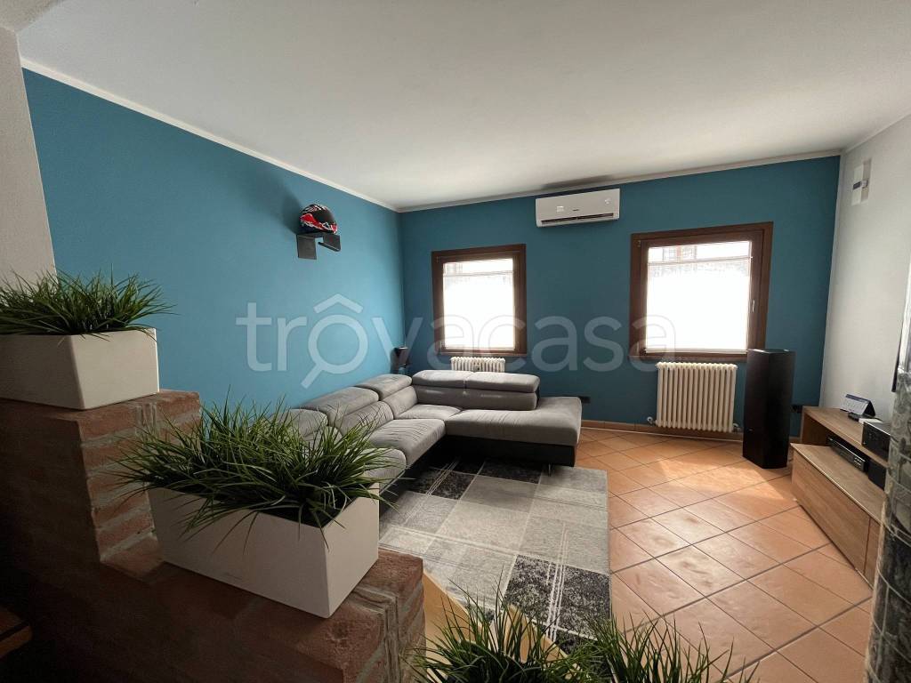 casa indipendente in vendita a San Benedetto Po