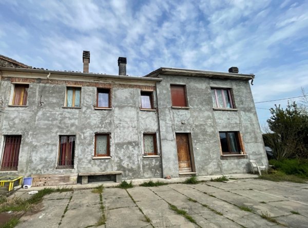 casale in vendita a San Benedetto Po