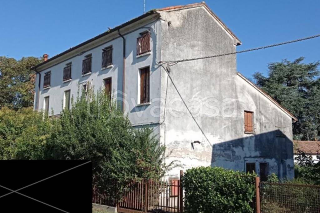 casa indipendente in vendita a San Benedetto Po