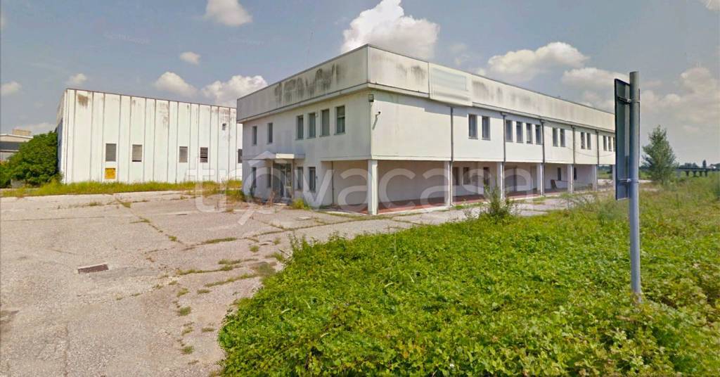 locale commerciale in vendita a San Giacomo delle Segnate