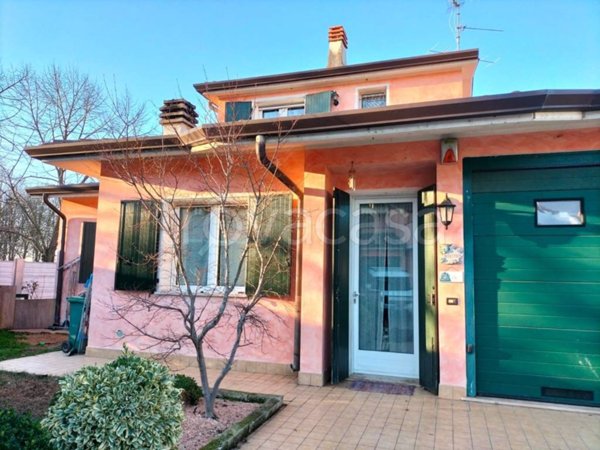 casa indipendente in vendita a San Giacomo delle Segnate