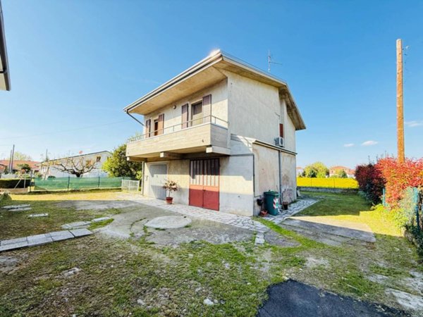 casa indipendente in vendita a San Giacomo delle Segnate