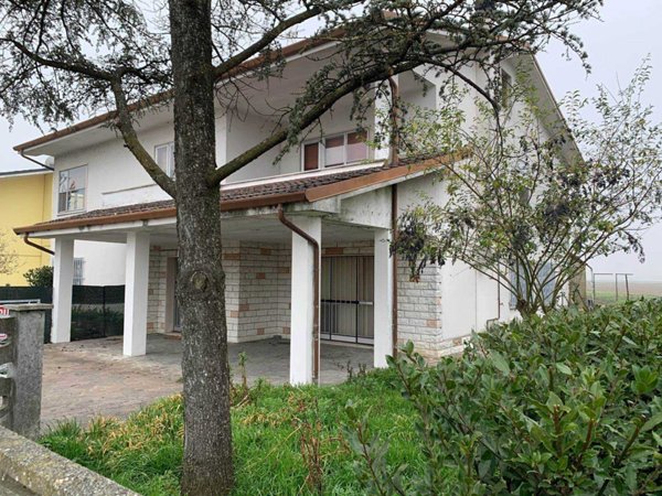 casa indipendente in vendita a San Giacomo delle Segnate