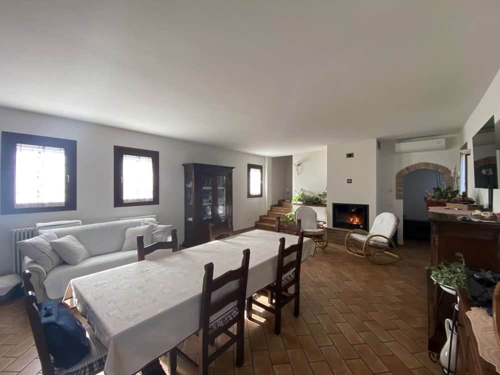 casa indipendente in vendita a San Giacomo delle Segnate