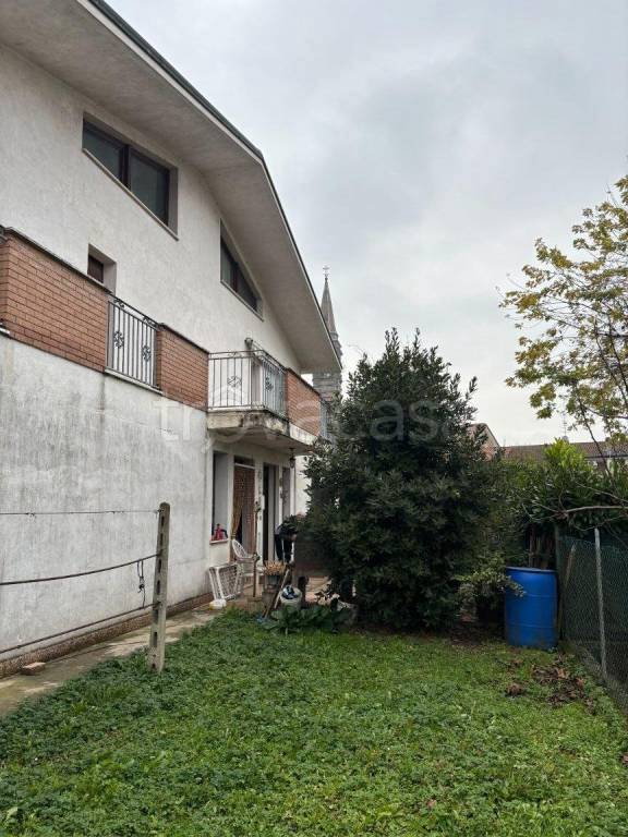 casa indipendente in vendita a San Giacomo delle Segnate