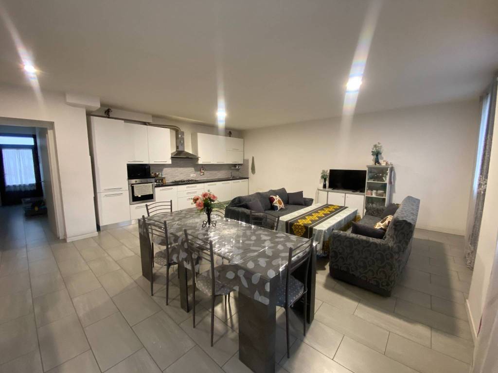 casa indipendente in vendita a San Giacomo delle Segnate