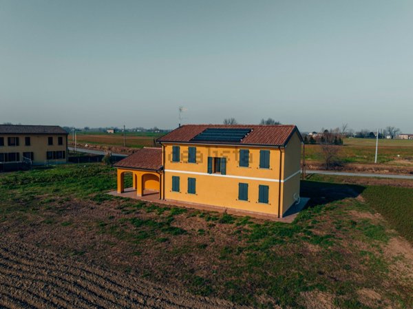 casa indipendente in vendita a San Giacomo delle Segnate